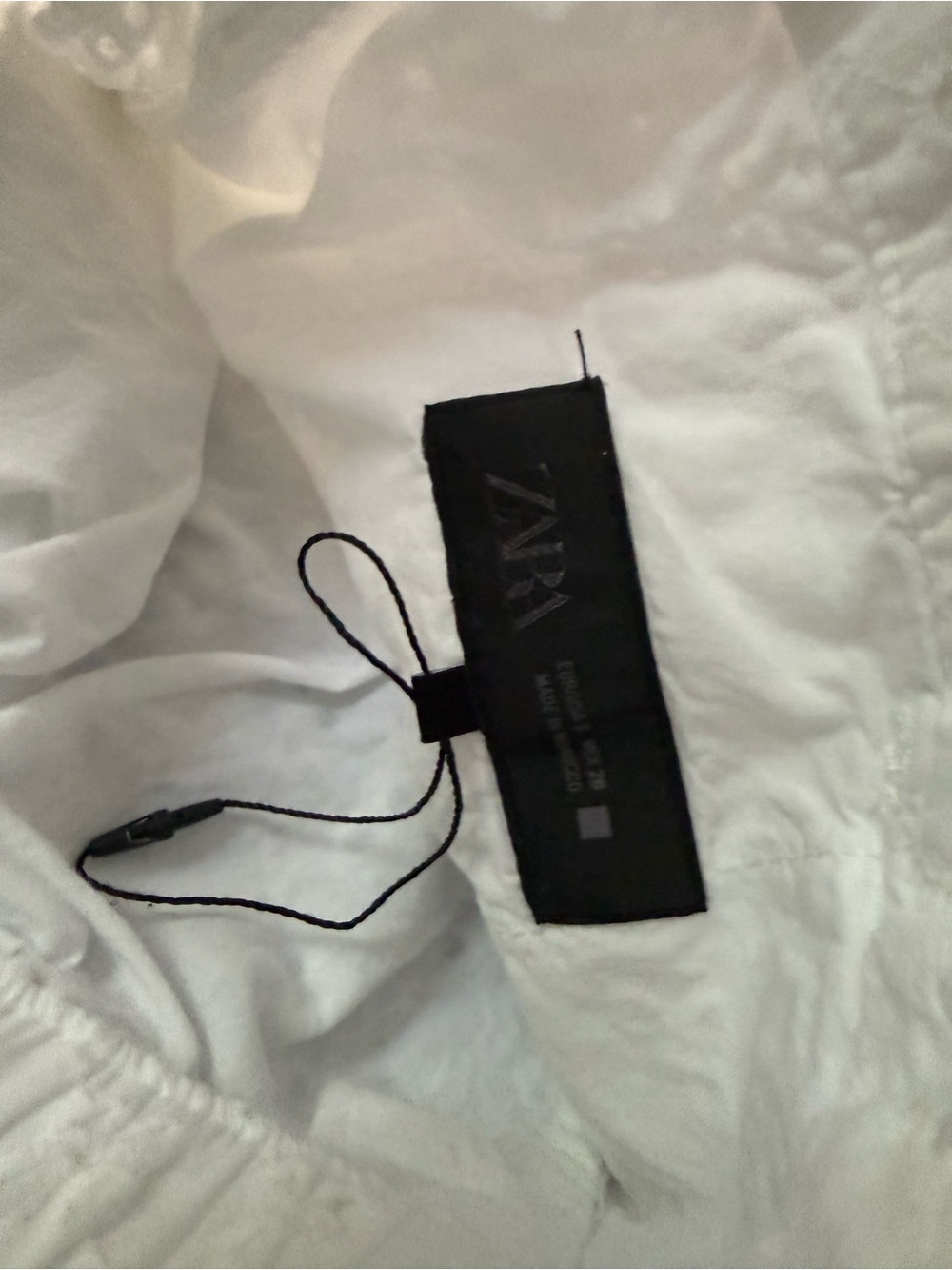 Zara Eyelet Set - Picture 4 of 4